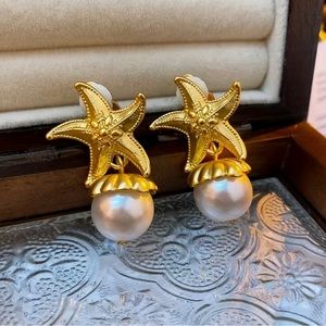 Lightweight pearl gold color earrings. Party Dress engagement jewelry office